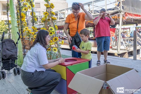 Grabbelen naar gratis tickets voor de kermis - Lommel