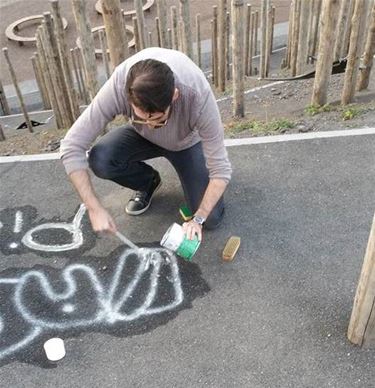 Grafitti op Avonturenberg verwijderd - Beringen