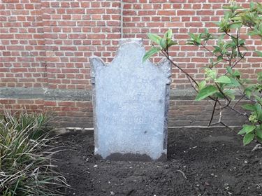 Grafsteen ontdekt op site jongensschool - Beringen