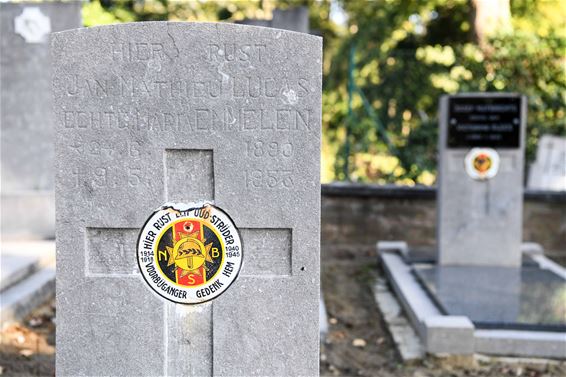 Graven van oud-strijders beschadigd - Beringen