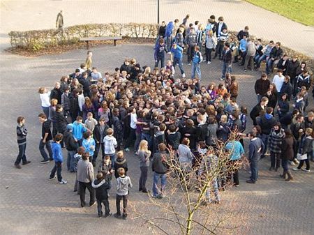 Groepsknuffel op Knuffeldag - Hamont-Achel