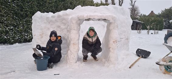 Grote iglo van Kenan en Elimelech - Peer