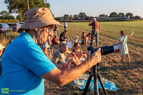 Guido houdt de eclips in het vizier - Pelt
