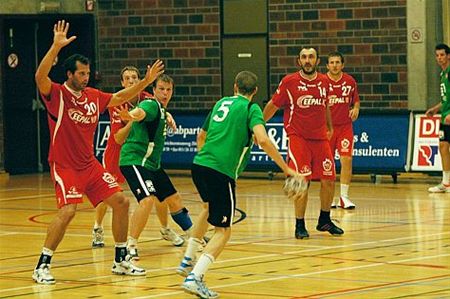 Handbal: 'Nelo' wint eerste match - Lommel & Pelt