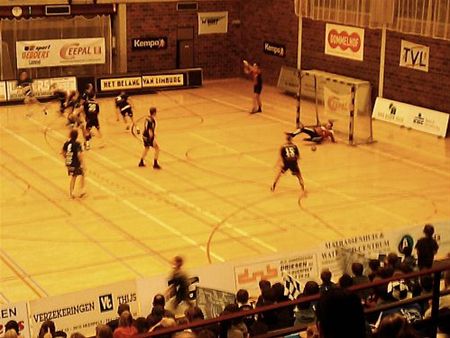 Handbal: Sporting speelt gelijk - Neerpelt