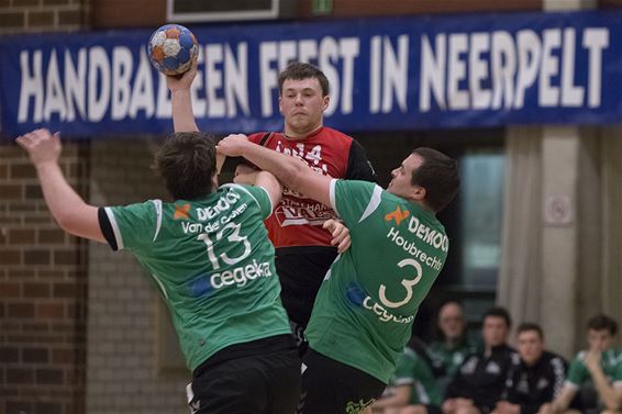 Handbal: Sporting verliest van Initia - Neerpelt