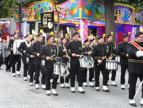 Harmonie opent officieel de kermis - Lommel