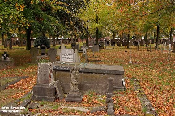 Herfst op het kerkhof - Hamont-Achel