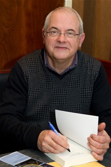 Herman Grouwels schrijft debuutroman - Hamont-Achel