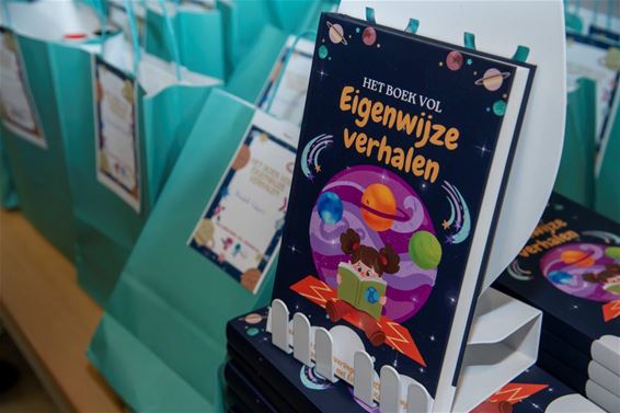 Het boek vol EigenWijze verhalen - Lommel