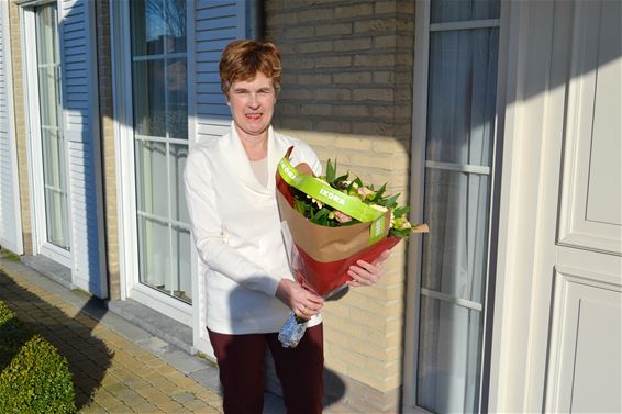 Het eerste 'boeketje van de maand' uitgereikt - Lommel