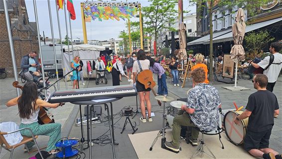 Het EMJ op de zaterdagmarkt - Pelt