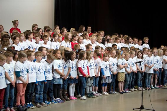 Het festivallied is gerepeteerd - Neerpelt