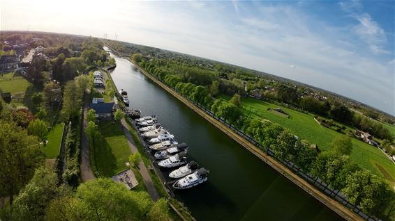 Het is druk aan de Passantenhaven... - Pelt