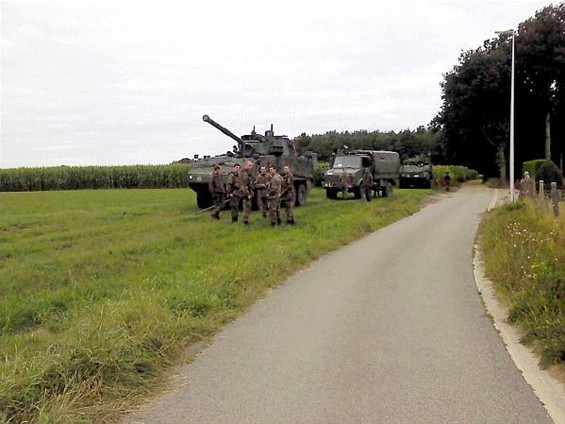 Het leger waakt - Meeuwen-Gruitrode