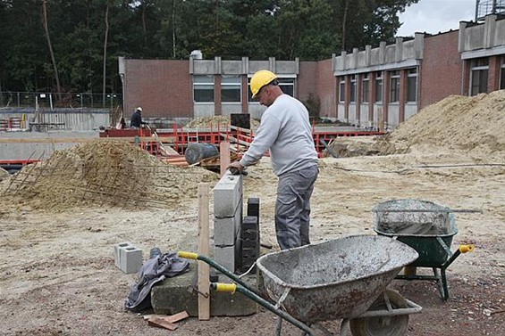 Het muurtje voor de eerste steen - Overpelt