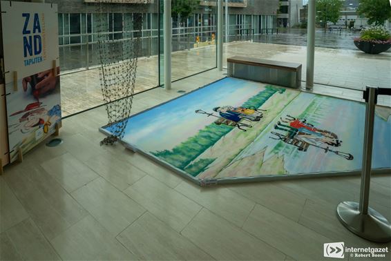 Het XL zandtapijt in het Huis van de Stad is af - Lommel