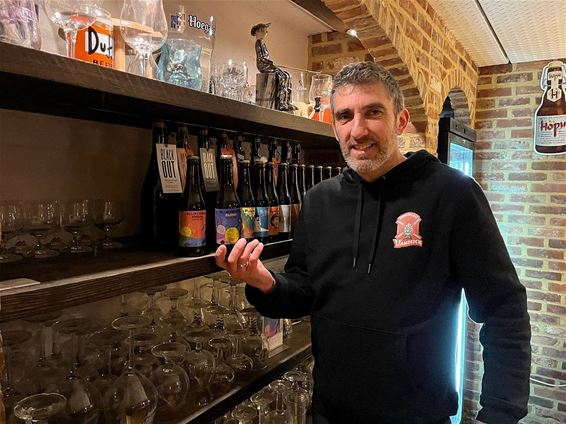 Hij is ridder, brouwer en imker: Thimothy Vandijck - Lommel