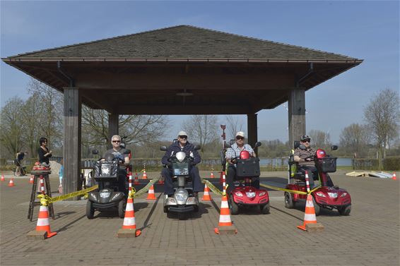 Hindernissenparcours voor de Scootmobielclub - Beringen