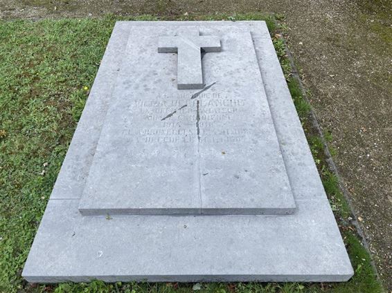 Historisch graf op kerkhof Heppen gerestaureerd - Leopoldsburg