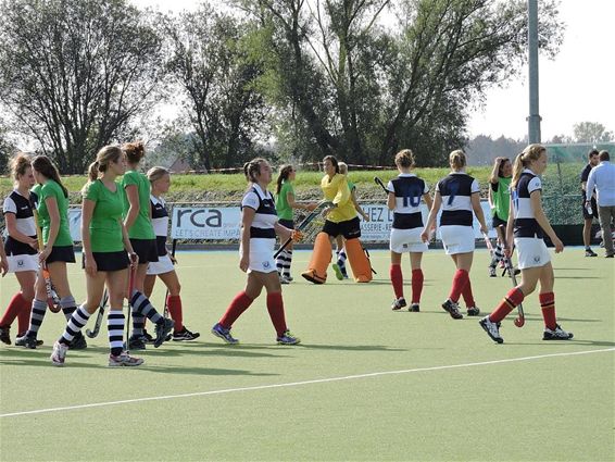 Hockey: Phoenix-dames aan de leiding - Neerpelt