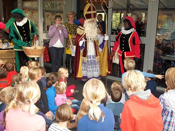 Hockeyclub Phoenix kreeg de Sint op bezoek - Neerpelt