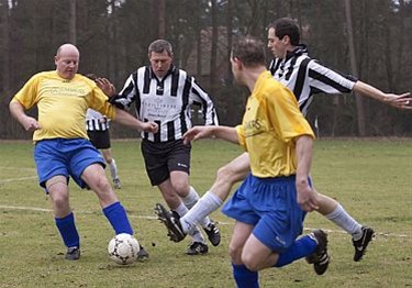 Hoek VV verslaat de Bosuilen - Pelt