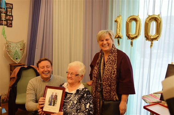 Hoevezavel viert 100-jarige Hubertine - Lommel