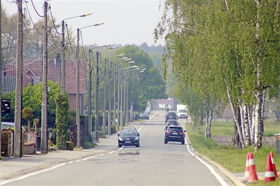 Holvenstraat krijgt fietssuggestiestroken - Pelt