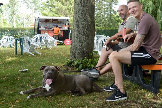 Honden lusten ook wel een frietje of pizza - Beringen