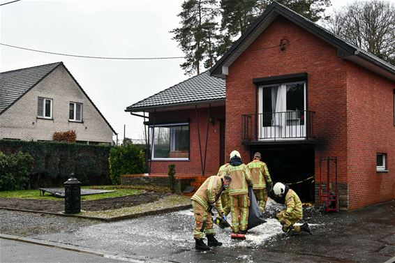 Huis onbewoonbaar door garagebrand - Beringen