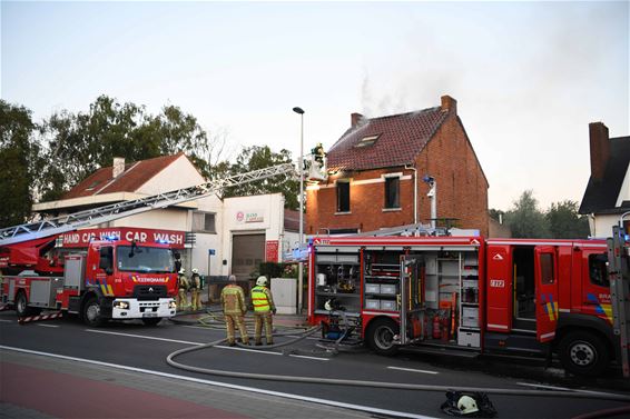 Huis onbewoonbaar na zware brand - Beringen