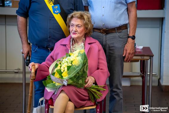 Ida bridget nog altijd, ook al werd ze 100! - Lommel & Pelt