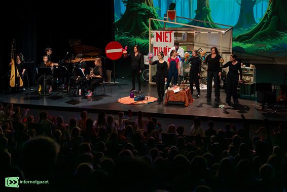 IeneMiene Wortelwoud en 2.400 kinderen - Pelt