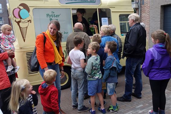 IJsjes eten op het Koning Boudewijnplein - Neerpelt