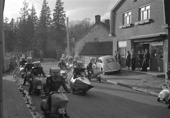 In afwachting van de Lichtstoet... (2) - Neerpelt