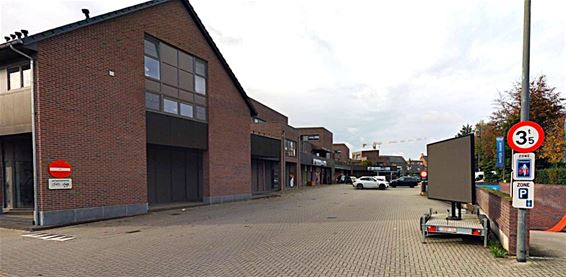 In- en uitrit parking Aan den Bogaerd heraangelegd - Peer