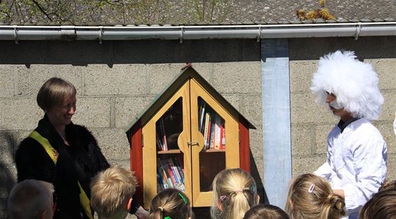 In het Lindel staat een boekenhuisje - Overpelt