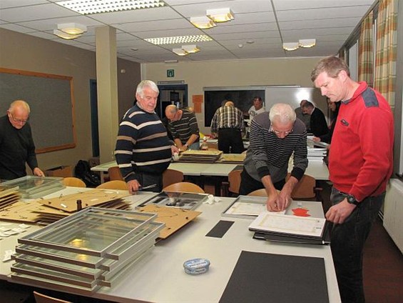 Inkaderen voor de tentoonstelling - Lommel