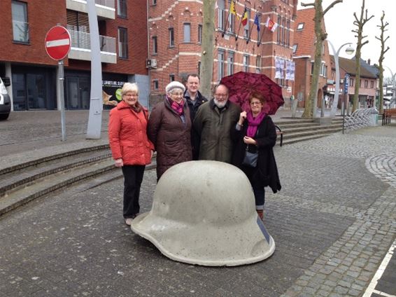 Ivo Henkens mag Lummense helm helpen pimpen - Beringen