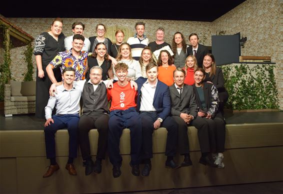 Jaarlijks toneel KLJ Herent weer een groot scuces - Pelt