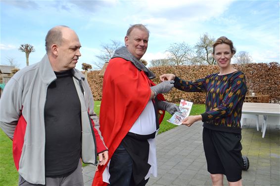 Jaarlijkse stickerverkoop Rode Kruis van start - Lommel