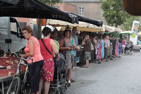 Jaarmarkt uitgeregend - Overpelt