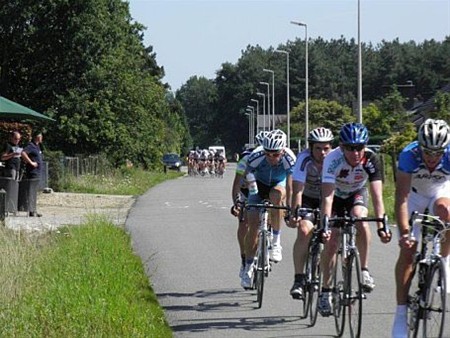 Jelle Vanendert geeft startschot kermiskoers - Overpelt