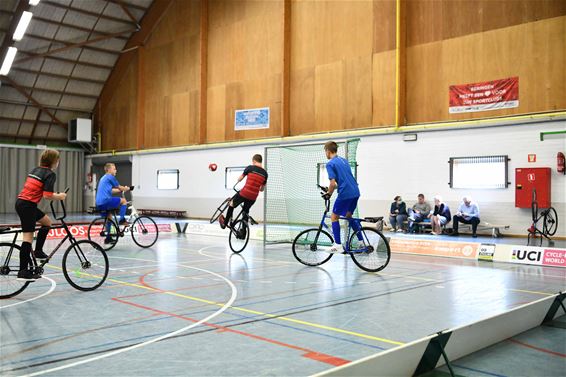 Cyclobalclub Het Zwarte Goud terug in actie - Beringen