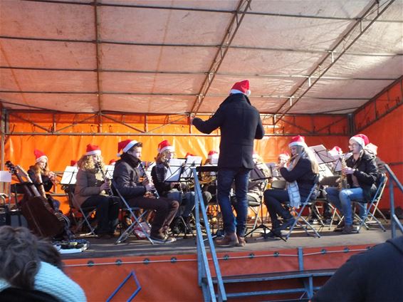 Jeugdharmonie op de kerstmarkt - Hamont-Achel