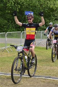 Jimmy Tielens wint voor eigen publiek - Beringen