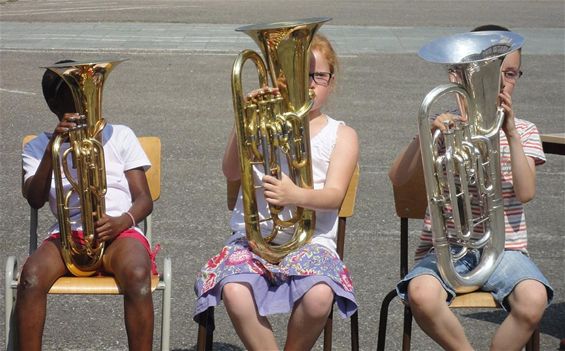 Jong bloed bij de fanfare - Overpelt