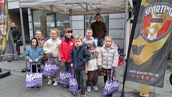 Jonge handballers van Sporting Pelt op de markt - Pelt