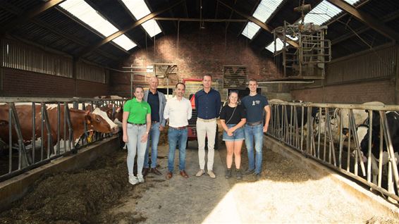 Jonge landbouwster Lio Bollen neemt bedrijf over - Hamont-Achel